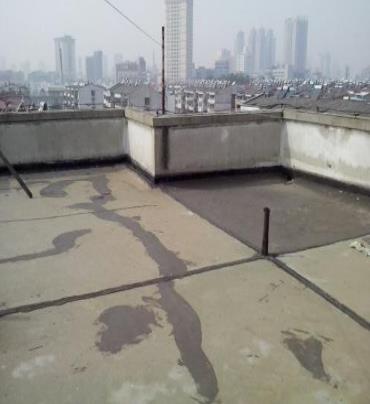 洛阳市漏水维修 楼顶漏水是什么原因，楼顶漏水维修方法是什么?